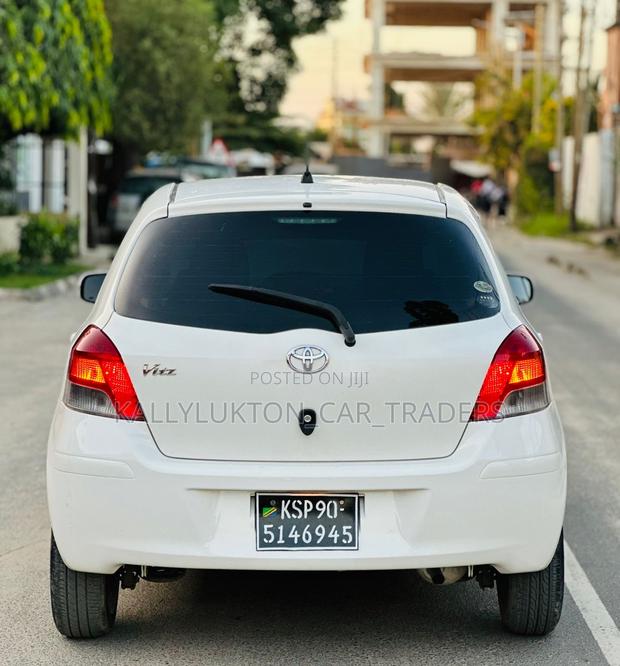 Toyota Vitz 2005 White
