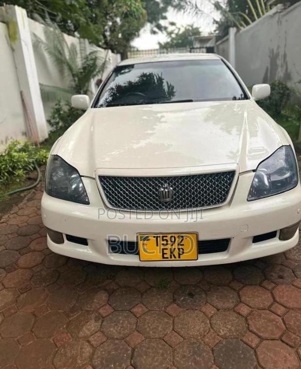Toyota Crown 2007 White
