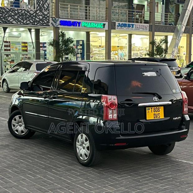 Toyota Raum 1.5 AWD 2005 Black