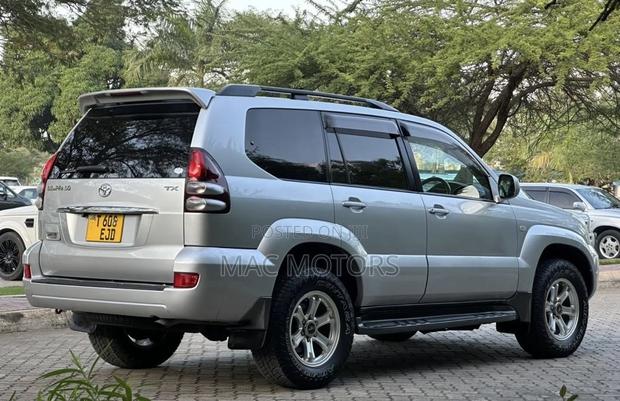 Toyota Land Cruiser Prado 2007 Black