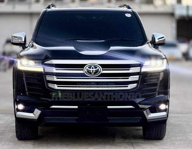 Toyota Land Cruiser 2024 Black