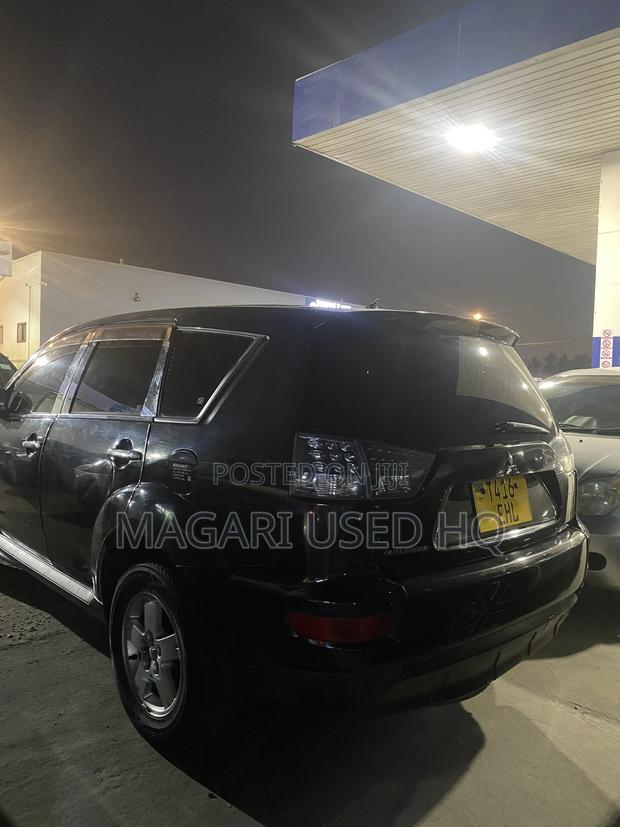 Mitsubishi Outlander 2012 Black