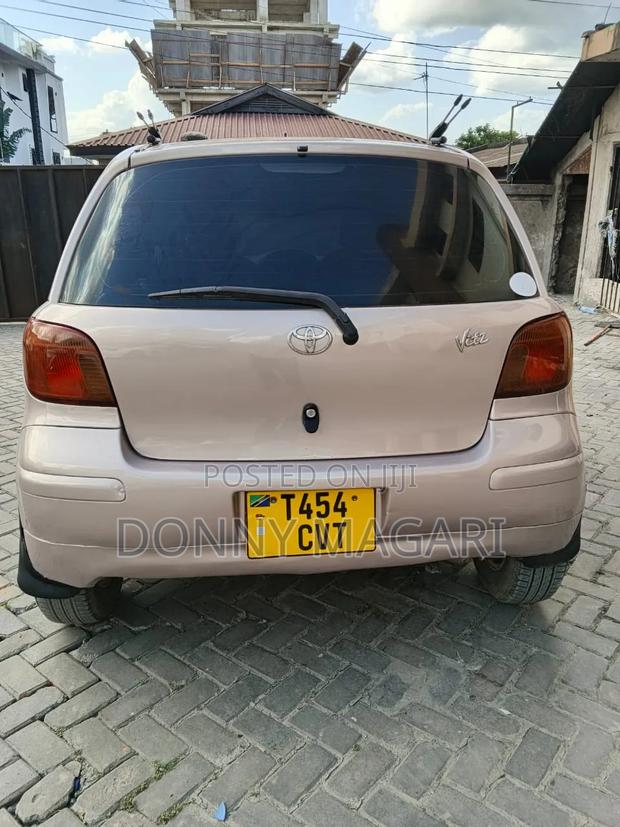 Toyota Vitz 2003 Pink