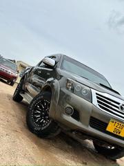 Toyota Hilux 2014 Gold for sale