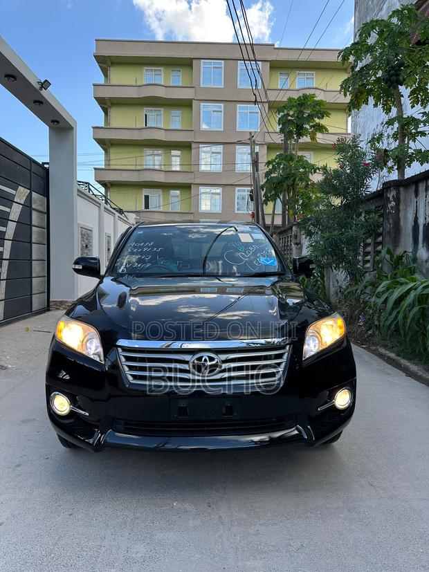 Toyota Vanguard 2011 Black