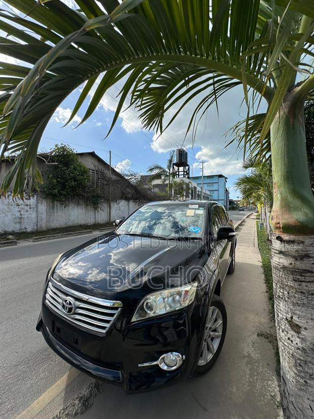 Toyota Vanguard 2011 Black
