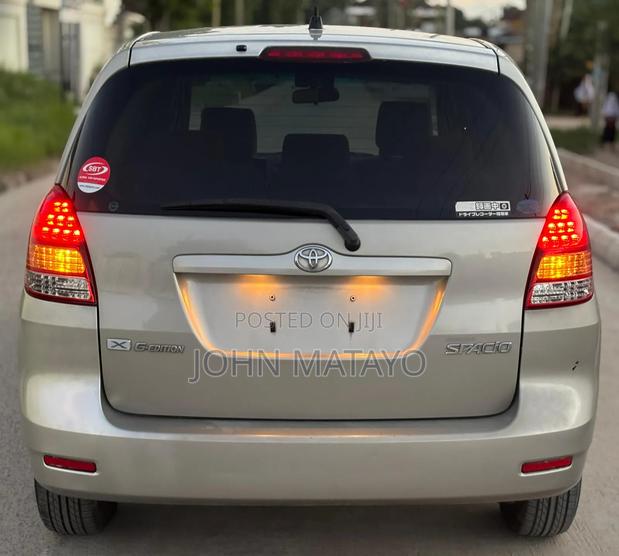 Toyota Corolla Spacio 2003 Gold