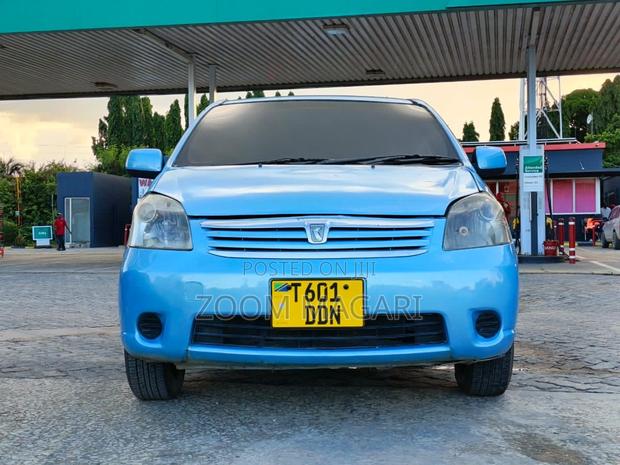 Toyota Raum 2005 Blue