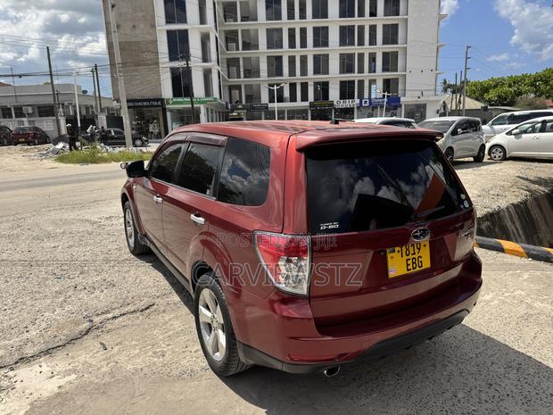Subaru Forester 2.0D X 2011 Maroon