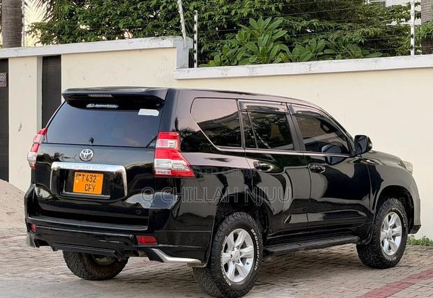 Toyota Land Cruiser Prado 2012 Black