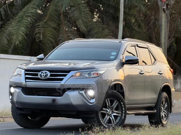 Toyota Fortuner 2018 Gray