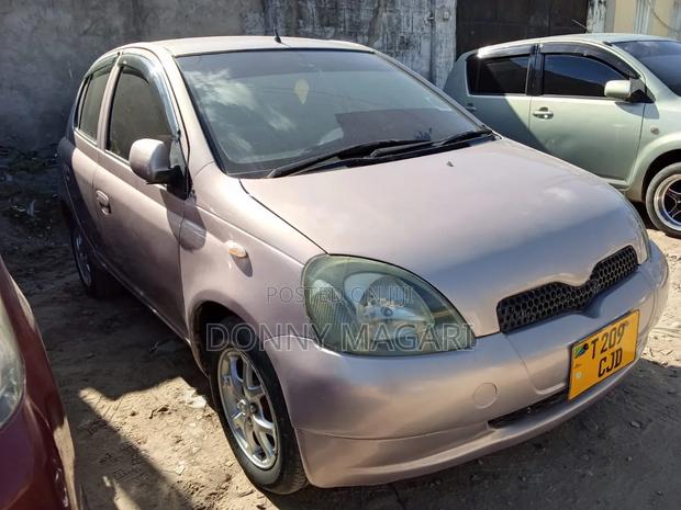 Toyota Vitz 2002 Pink
