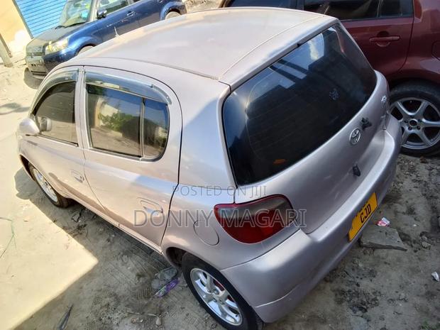 Toyota Vitz 2002 Pink
