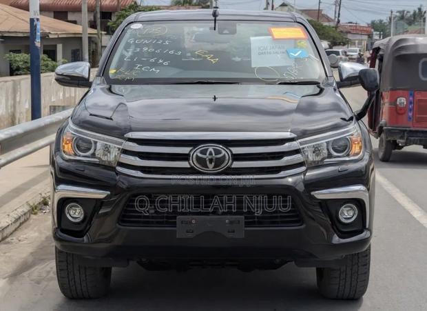 Toyota Hilux 2018 Black