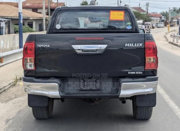 Toyota Hilux 2018 Black