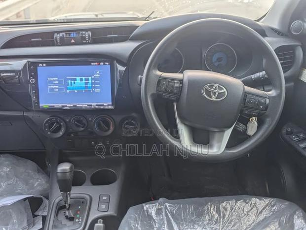 Toyota Hilux 2019 Gray