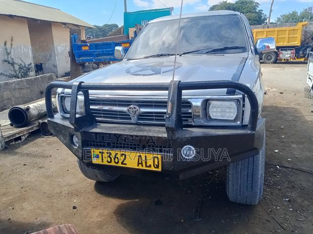 Toyota Hilux Surf 1998 Black