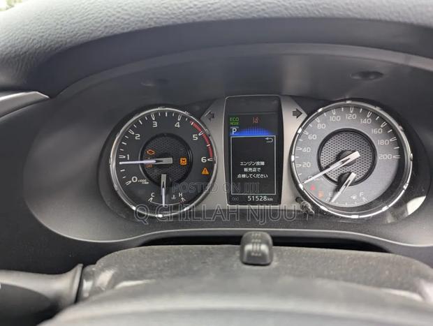 Toyota Hilux 2019 White