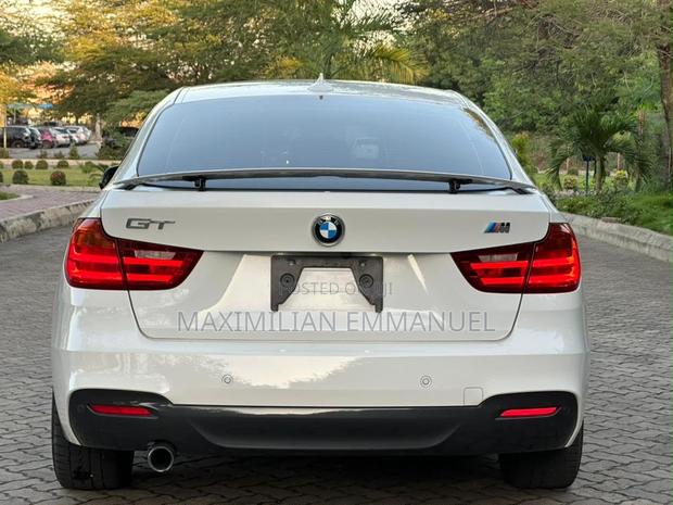 BMW M1 2014 White