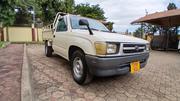 Toyota Hilux 2001 White for sale