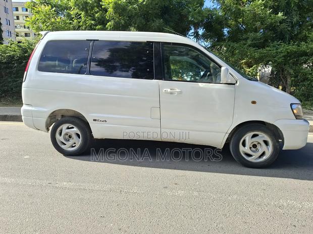 Toyota Noah 2003 White