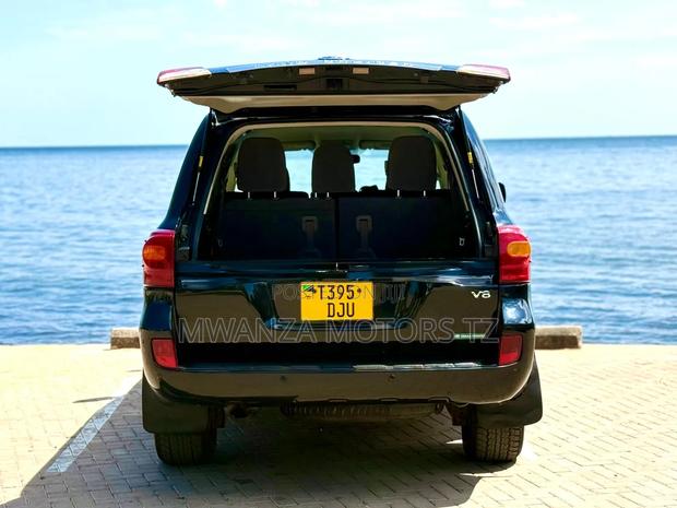Toyota Land Cruiser 2014 Black