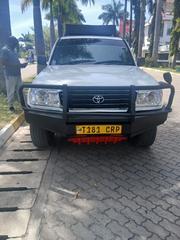 Toyota Land Cruiser 2005 White for sale