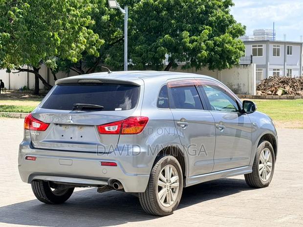 Mitsubishi RVR 2.0 2011 Gray