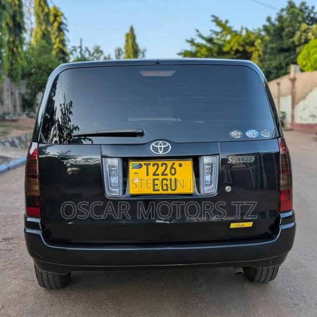 Toyota Succeed 2004 Black