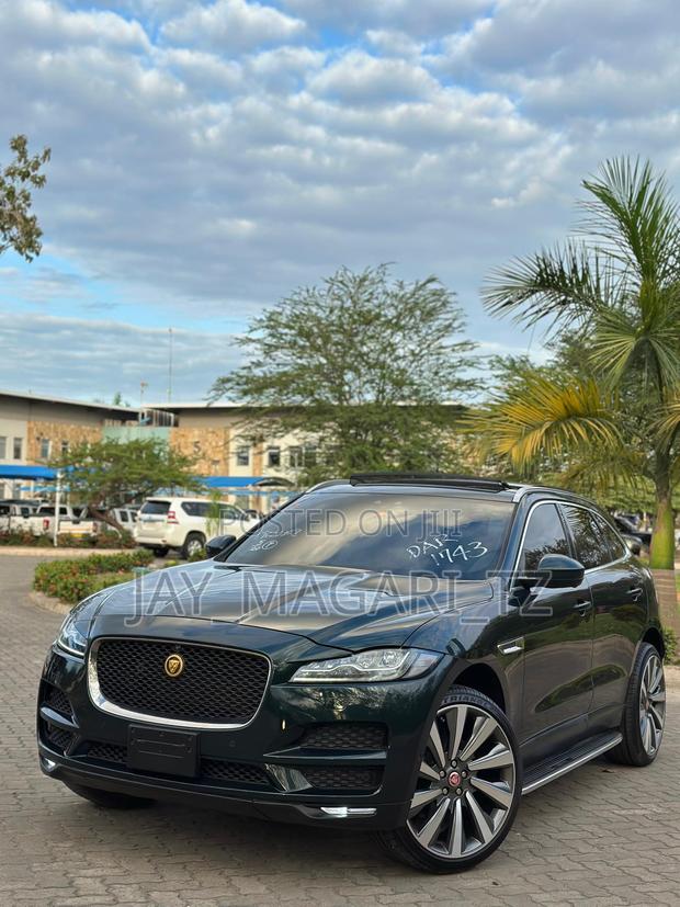 Jaguar F-Pace 2017 Green