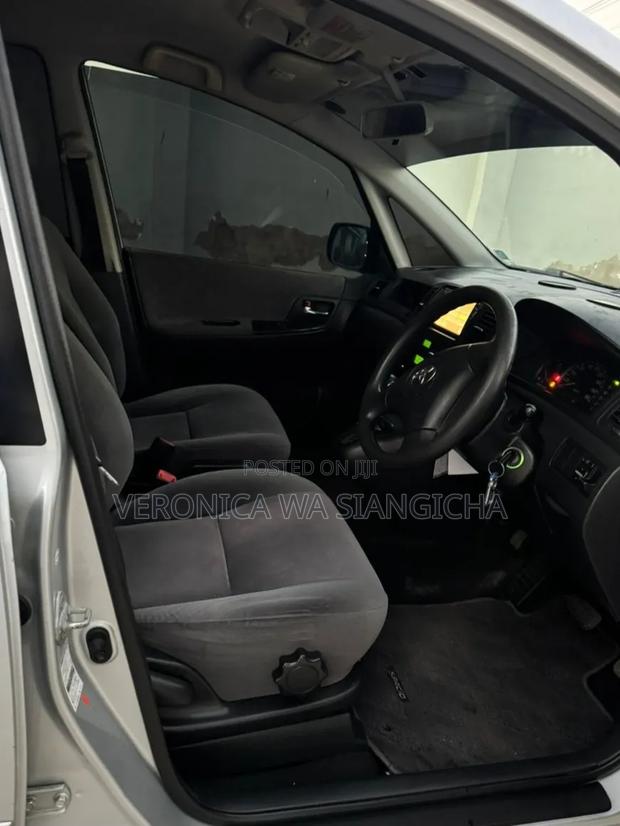Toyota Corolla Spacio 2004