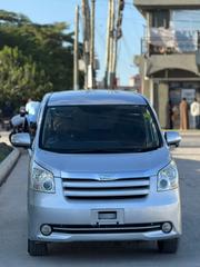 Toyota Noah 2.0 143hp FWD (8 Seater) 2009 Silver for sale