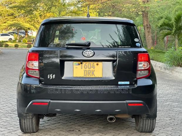 Toyota IST 2010 Black
