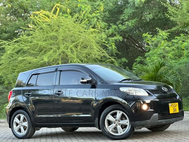 Toyota IST 2010 Black