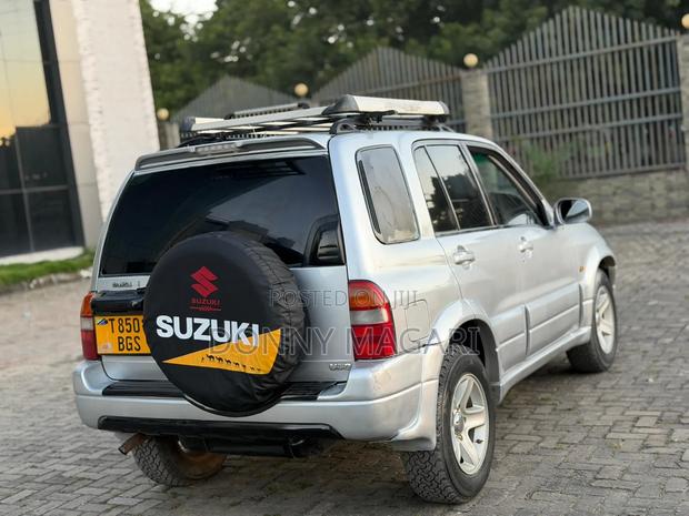 Suzuki Escudo 2006 Silver