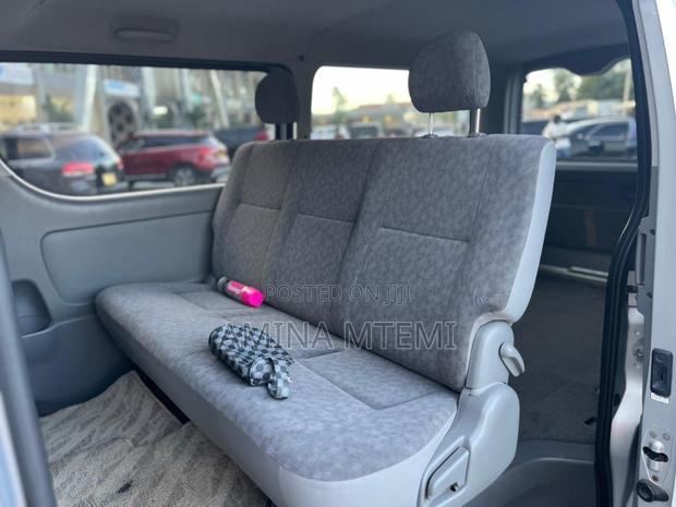 Toyota HiAce 2008 Silver