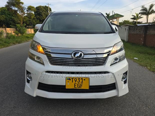 Toyota Alphard 2010 White
