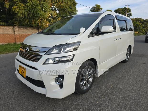 Toyota Alphard 2010 White
