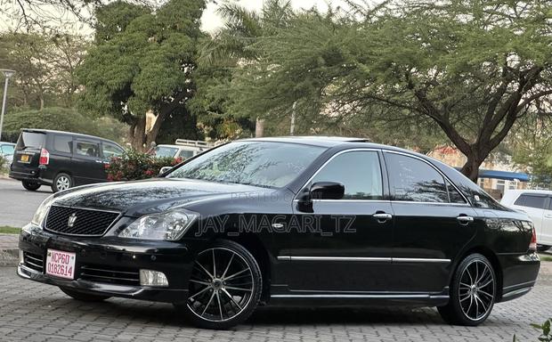 Toyota Crown Royale 2005 Black