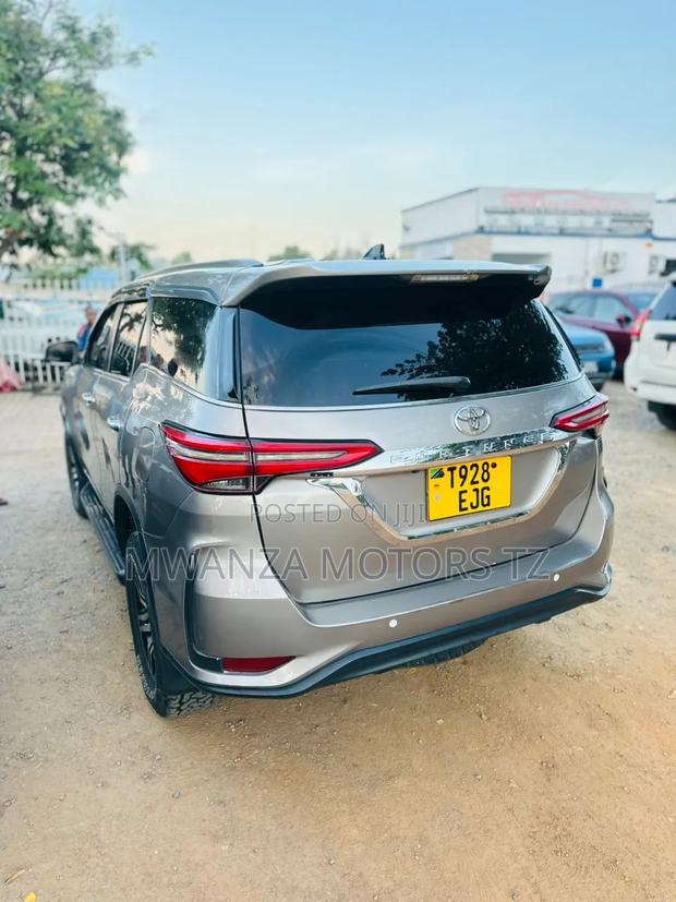 Toyota Fortuner 2019 Gray