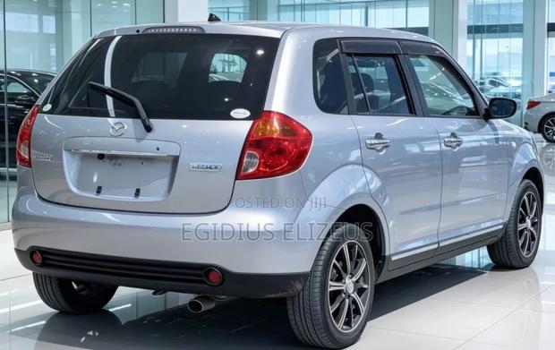 Mazda Verisa 2004 Silver