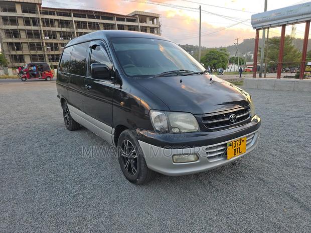 Toyota Noah 2001 Black