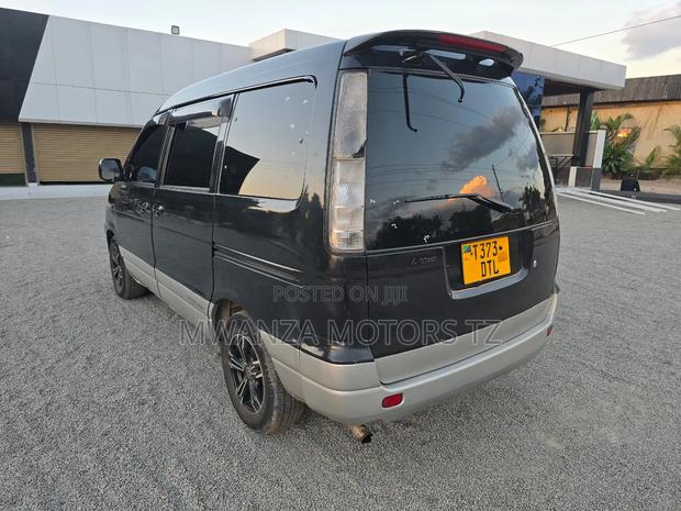 Toyota Noah 2001 Black