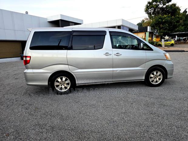 Toyota Alphard 2004 Silver