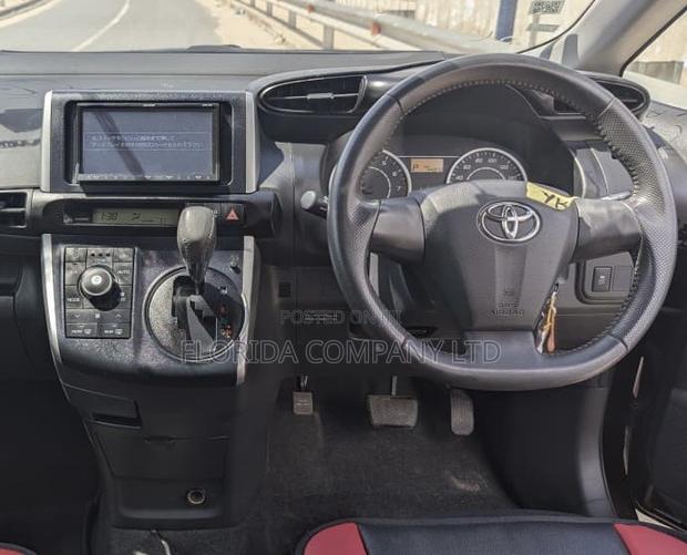Toyota Wish 2010