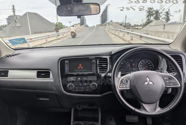 Mitsubishi Outlander 2013 Black
