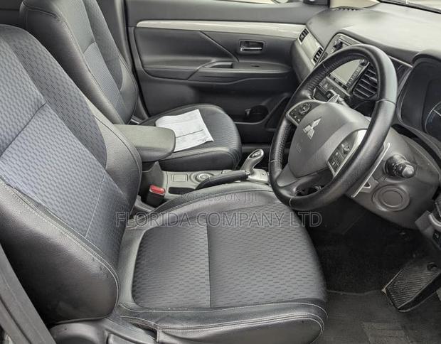 Mitsubishi Outlander 2013 Black