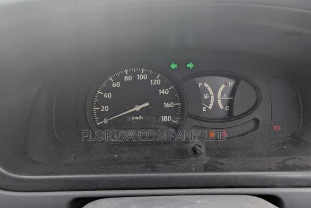 Toyota Noah 2004