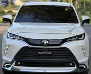Toyota Harrier 2022 White for sale