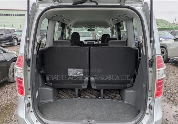 Toyota Noah 2007 Silver